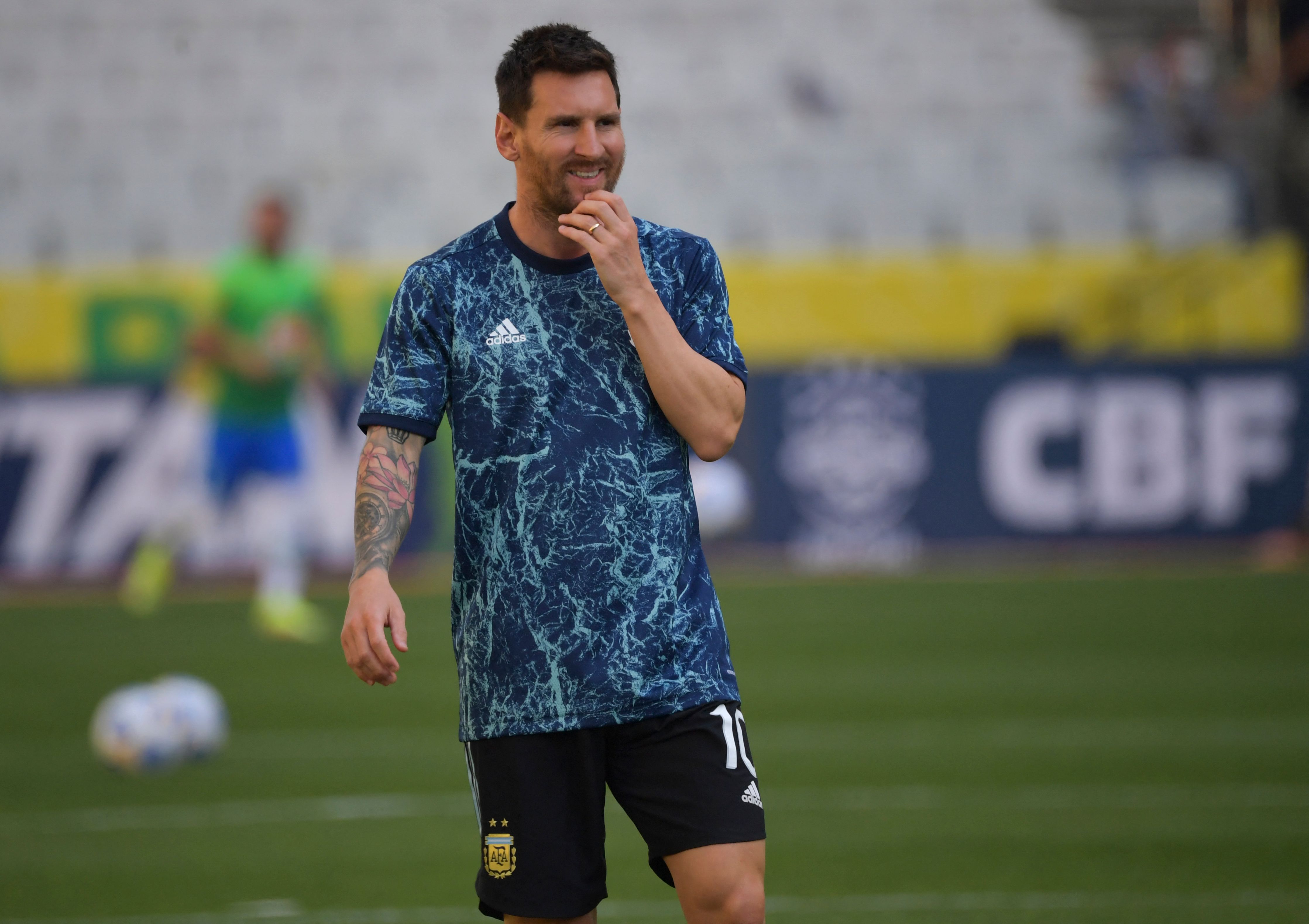 リオネル メッシの 凄すぎる Fk練習 中止となったブラジル代表対アルゼンチン代表前の練習に大注目 動画 サッカー批評web