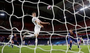 バイエルン「8−2」でバルセロナ粉砕!驚異の90分とレバンドフスキの微笑の画像