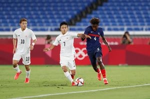 【東京五輪】決勝Tの激論(1)4対0勝利のフランス戦「日本代表最大の課題が解決するかも」の画像