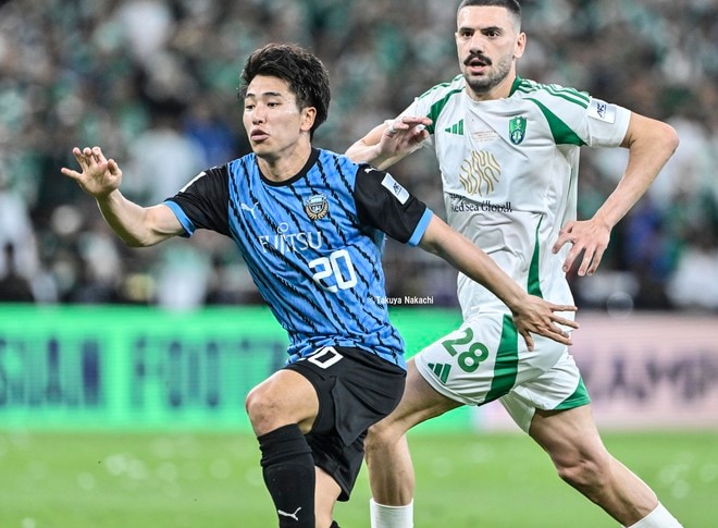 【川崎フロンターレアルバム】ACLE決勝で後半開始から出場した山田新の写真16枚！ 再爆発期待される若きエースストライカーのサウジアラビアでの姿「アル・アハリー川崎フロンターレ」の画像002
