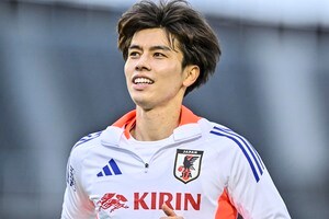 「無双だ」「まじで碧すげえな」リーズ田中碧の2戦連続POTM選出＆縦横自在のプレー集に反響！「完全にリーズの心臓になってる」「伸び伸びプレーしてる」の声の画像