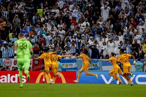 ワールドカップの土壇場で輝いた「機械じかけのオレンジ」【オランダ代表たった1つのFKの裏に隠された「準備」と「胆力」そして「チーム力」】(1)の画像