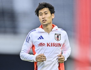 「めちゃめちゃいい」「形が綺麗」日本代表・鎌田大地がプレミア移籍後のホーム初ゴールをクロスにドンピシャで合わせて決めた！ PSMで先発起用に応え、現地の期待感増すの画像