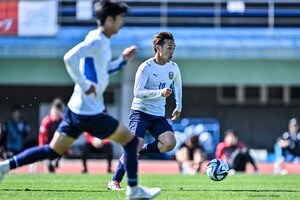 川崎フロンターレが名古屋グランパスとの練習試合で4-1勝利！ 新加入選手と交じりながらの選手構成で、セットプレーから2本連続得点！ 鬼木達監督は「チャレンジしているのはボールを持ってのところ」の画像