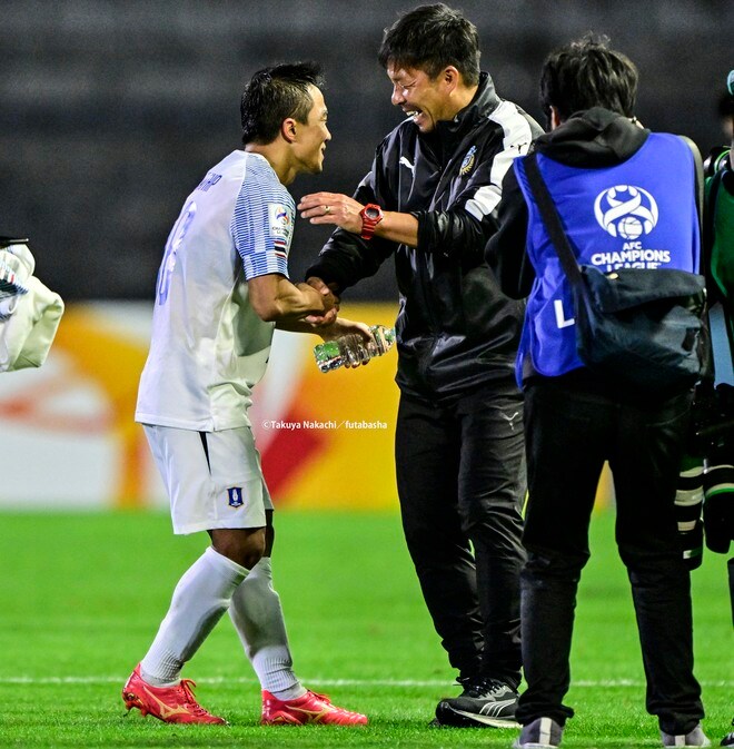 川崎・鬼木達監督がチャナティップと試合後の会話の内容を明かす。「フロンターレにいるときはそんなにゴールを取ってなかったですけど…」の画像