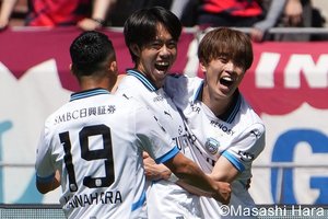 かつての絶対王者と首位チームが国立の大観衆の前で激突、先制したACLE準優勝チームに｢足りなかった｣人数、｢少なかった｣回数【5・11｢国立決戦｣で鹿島と川崎の明暗を分けたもの】(1)の画像