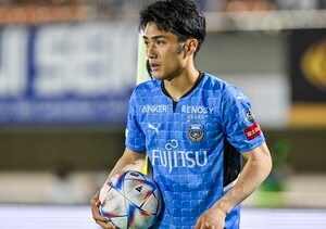 「異様に美しくて惚れてる」「優勝じゃない？」川崎フロンターレの10番・大島僚太の「ジブリのキャラクター仮装写真」公開！“戦列復帰”にも感じられる投稿にサポーターがザワつく！の画像