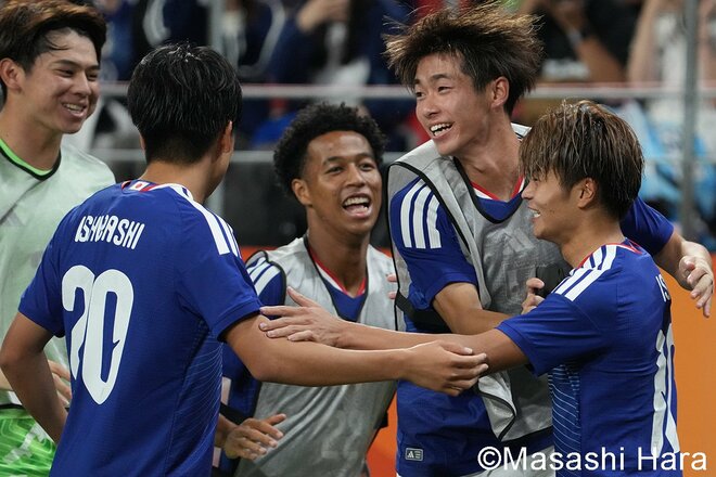 大岩ジャパンが3発快勝！ “NEXT三笘”が華麗なドリブル＆｢背番号10｣が3戦3発で歓喜！ 守備を引き締めた主将！ 26日の準々決勝では難敵と対戦！【U-21日本代表vsU-23タイ代表】激闘PHOTOギャラリーの画像007