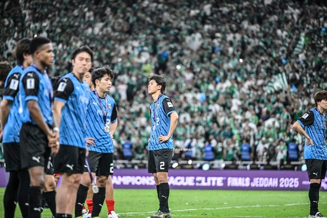 【川崎フロンターレアルバム】ACLE決勝での高井幸大の写真41枚! フル出場も敗れ、試合後には涙を見るなど悔しさを露わに「アル・アハリー川崎フロンターレ」の画像
