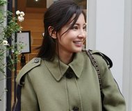 サッカー日本代表・堂安律の美人妻、サラリと最高級｢バーキン｣！　プチプラ｢ZARA｣も着こなす“デキるOL風”帰省ショットに大反響の画像