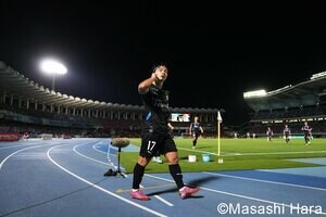 4戦連続ゴール中の｢川崎17番｣が終了間際に勝ち越し弾、直後のFKを｢浦和10番｣が決めて同点に！ 激闘を制したのは【川崎フロンターレvs浦和レッズ】激闘PHOTOギャラリーの画像