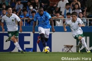 夏の移籍で攻守の要2人が新加入、19位の横浜が東京Vと激突、中村俊輔コーチが猛攻を後押しも｢思わぬ展開｣に、城福浩監督が｢非常に大きい｣と語った決着【横浜FCvs東京ヴェルディ】激闘PHOTOギャラリーの画像