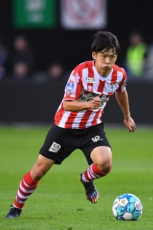 「可愛すぎる」「かっこよすぎ」21歳の人気FW斉藤光毅が「彼女目線パンケーキショット」公開でファン興奮！「さすがにあざとすぎるかな？」と綴ったプライベート写真の画像