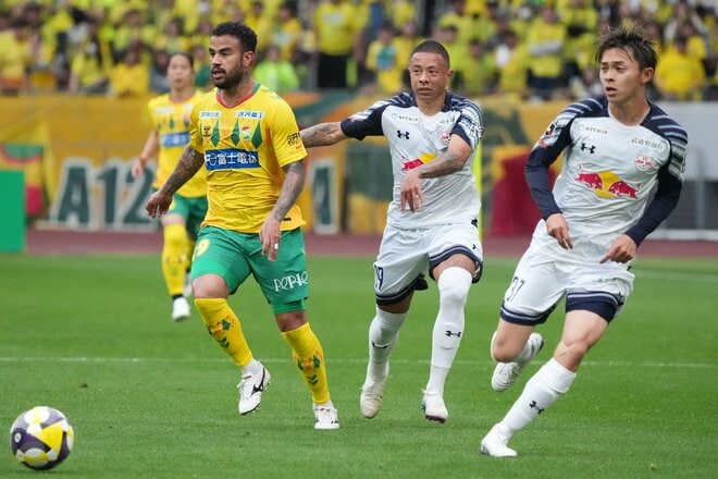 開始5分の背番号10の先制ゴールで幕開け！雨天の国立での1位と3位の上位対決はアウェイチームに軍配【ジェフユナイテッド千葉vsRB大宮アルディージャ】PHOTOギャラリー27連写の画像006