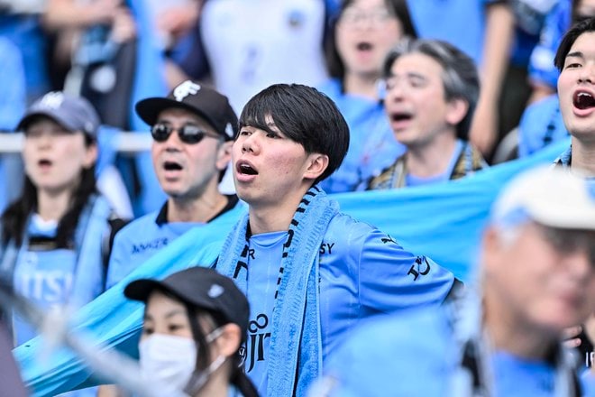 【サポーターアルバム(3)】G大阪戦での観客席＆入場時の川崎フロンターレのサポーター写真77枚！選手と手をつないだ子どもたちなど現地写真「川崎フロンターレーガンバ大阪(3)」の画像050