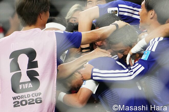 【W杯】現地カメラマンが捉えた第3戦！堂安律の献身、前田大然の歓喜、中村敬斗の苦悩、長友佑都の雄姿…激闘を経て王国ブラジル撃破へ【日本代表vsスウェーデン代表】激闘PHOTOギャラリーの画像009