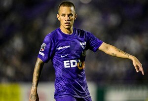 「かかとにのせたー」「上手すぎ」J1広島のマルコス・ジュニオールが”踵でボールをすくい上げる美技”を披露！ そのさりげなさに「こんなシーンあったんか！」の声の画像