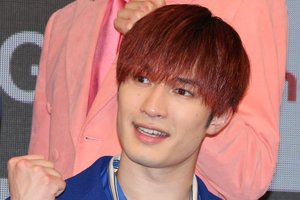 ｢え！SixTONESのジェシーかと｣チェコ王者の日本代表DF橋岡大樹、スーツ姿で別人級モデル姿公開も｢馬子にも衣装だな!!｣｢何してんだよ！｣芸人からのツッコミもの画像