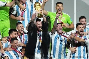 大住良之の｢この世界のコーナーエリアから｣第173回｢日本サッカー夜明け前の日本代表監督とアルゼンチン代表｣(3)申し出は奥寺康彦｢プロ認定｣の2年前、老婦人の感嘆が証明した｢サッカー大国｣たる所以の画像