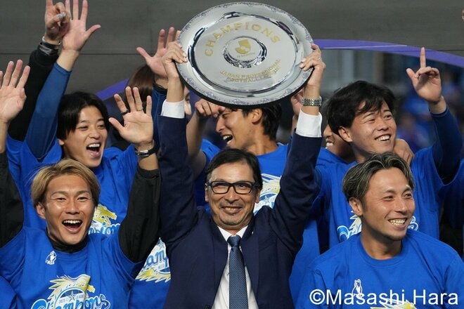 悲願成就！歓喜と涙…水戸がJ1初昇格！苦節26年…1万人超のサポーターの前での胴上げ＆シャーレアップを現地報告！【水戸ホーリーホックvs大分トリニータ】激闘PHOTOギャラリーの画像005