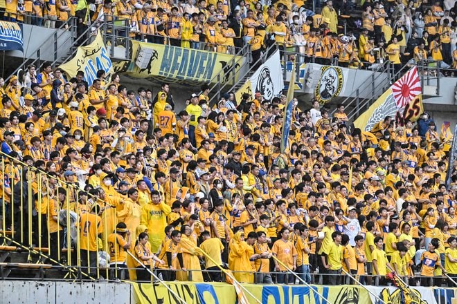 【仙台サポーターアルバム(1)】千葉戦に2000人が駆け付けたベガルタ仙台のサポーター写真99枚！ 雨中で声援鳴り響かせた「ジェフユナイテッド千葉ーベガルタ仙台」の画像049