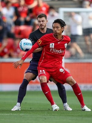 ｢欧州だけじゃない｣!!指宿洋史が2試合連続ゴール含む1G1Aの大活躍!オーストラリアで元日本代表・太田宏介との｢日本人対決実現｣!指宿が体を投げ出して決めた｢超豪快ヘディング弾｣とは?【動画】の画像