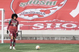 PHOTOギャラリー「ピッチの焦点」【第100回全国高校サッカー選手権２回戦　尚志（福島）ｖｓ関東第一（東京Ｂ）　２０２１年１２月３１日　１２：０５キックオフ】（渡辺航滋撮影）の画像