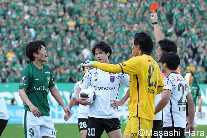 残酷な東京ダービー！ マルセロ・ヒアンと長倉幹樹が誇らしげにゴールパフォーマンス＆元U-21スペイン代表は初ゴール！ 一発レッドに驚きの表情！ 【東京ヴェルディvsFC東京】激闘PHOTOギャラリーの画像002