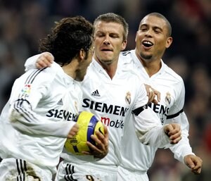 ジダン、ベッカム、ラウルのお膳立てでロナウドが2得点！ ラ・リーガが公開したかつての「銀河系軍団レアル・マドリードの豪華すぎる動画」が注目され、14万回再生に！の画像