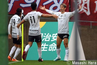 画像・写真：大迫勇也と武藤嘉紀が2点ずつ！ヴィッセル神戸が怒涛の5点奪取で鹿島に圧勝！ PHOTOギャラリー【明治安田Ｊ１リーグ 第８節  鹿島アントラーズｖｓヴィッセル神戸 ２０２３年４月１５日 １６：０３キックオフ】 | Jリーグ・国内 | サッカー批評PHOTOギャラリー ...