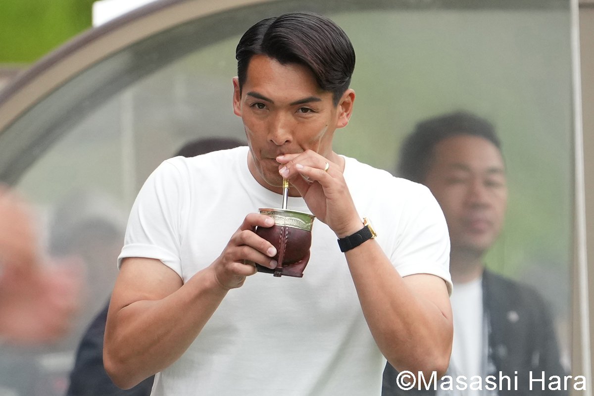 両方欲しくなっちゃう｣槙野智章監督率いる藤枝MYFCの新GKユニフォーム