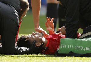 リバプール・南野拓実の同僚FW｢GKのヒザが顔面直撃｣ゴール!!「勇気ありすぎる飛び込み」で奪ったブライトン戦の｢先制弾｣とは?【動画】の画像