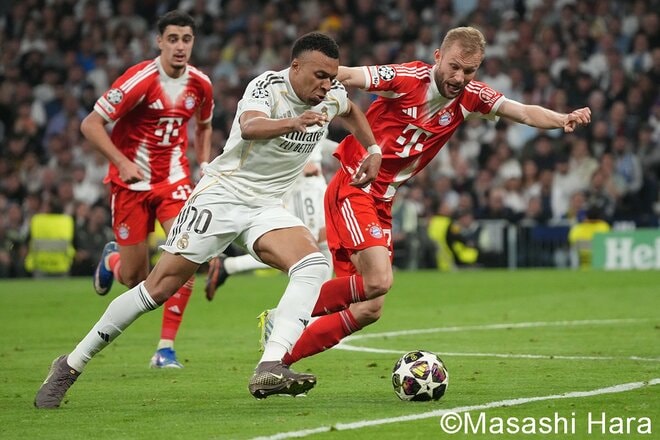 “レアルvsバイエルン”欧州最高峰のベルナベウに潜入！ 日本戦欠場のベリンガム＆ケインが激突！ ヴィニシウスの前に立ちはだかった守護神のノイアー！ スターたちの競演！【レアル・マドリードvsバイエルン・ミュンヘン】激闘PHOTOギャラリーの画像014