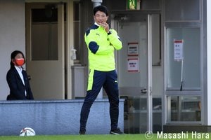 【2024年「J3」展望】戸田和幸、中山雅史、服部年宏…“元日本代表”監督もズラリ「甘くない」J3リーグの魅力に迫る！J2復帰を狙う松本と大宮の「共通点」(2)の画像