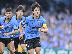 【川崎・佐々木旭が見せる特大級の進化。ピッチを攻守で圧倒できる理由とは(3)】「別人かのような幸大になってしまった」と語る高井幸大の変化も刺激に、「もっとやらなきゃいけない」と見据えるものの画像