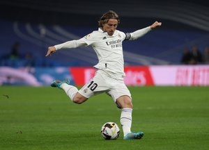 「モドリッチも人間」レアル・マドリードのサッカークロアチア代表MFルカ・モドリッチが「衝撃の決定機ミス」! 至近距離からの「枠外シュート」にファンも反応の画像