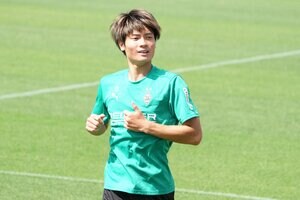 福田師王のドイツ奮闘記｢Tor！ゴール｣新連載(4)後編　｢もっと備えておくべきだった｣ボルシアMG福田師王が語るPK戦と神村学園の選手権、当時のサインと｢1日120キロ｣の自転車トレーニングの画像