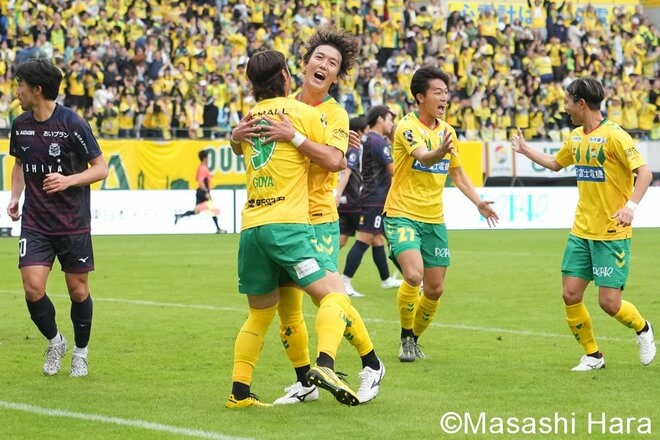 満員のフクアリで千葉が会心5発！シュート19本の積極性で｢前｣へ意思統一！17年ぶりのJ1復帰へ自動昇格圏に勝点差1肉薄！一方の札幌は…【ジェフユナイテッド千葉vs北海道コンサドーレ札幌】激闘PHOTOギャラリーの画像006