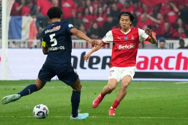 運命の大一番！サッカー日本代表・伊東純也、中村敬斗、関根大輝が語った｢世界一のクラブ｣と｢降格プレーオフ｣(1)純也＆敬斗いつものルーティンと作れない攻撃の形｢準優勝は奇跡ですね｣【激闘33連写】の画像009