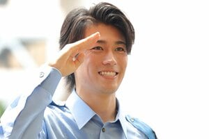 ｢ドキッとしました｣｢雰囲気違ってビックリ｣日本代表・中村敬斗、“濡れ髪アレンジ”の秋服モデルショットに反響！｢ルーブル美術館に展示されてる絵画かと｣の画像
