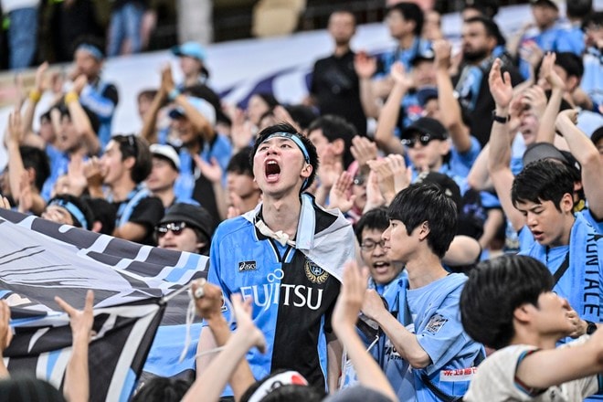 【サポーターアルバム】ACLE決勝に駆け付けた川崎サポーターは衝撃の700人！ 現地で声援を送ったサポーター写真81枚「アル・アハリー川崎フロンターレ(3)」の画像033
