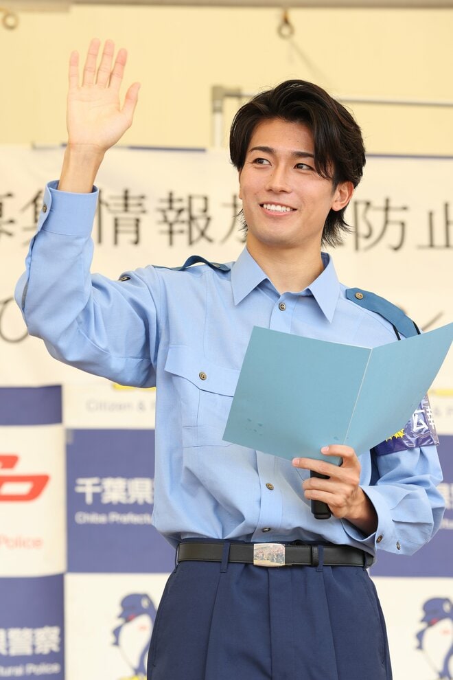 【画像18枚】国宝級イケメン中村敬斗の制服姿に｢キャ～｣5000人が熱狂！千葉県警｢闇バイト防止｣イベント密着(1) 蕎麦屋バイトで大行列？高額報酬で誘われたらの画像018
