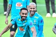 日本代表戦を前にブラジル代表が国立で練習!「前日のケンカ騒動」も感じさせずリラックスした雰囲気を公開!の画像