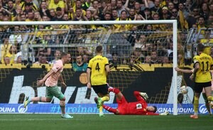 「6分間で3失点」ドルトムントが「2-0リードから逆転負け」を喫する…指揮官も怒りをあらわにの画像