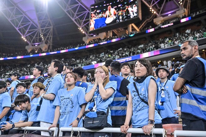 【サポーターアルバム】ACLE決勝で敗退した川崎サポーターの涙の姿……試合後、現地で感情を爆発させたサポーター写真51枚「アル・アハリー川崎フロンターレ」の画像015