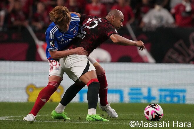 浦和の伊藤敦樹が２得点！ACL決勝を控えるマリノスを撃破！ PHOTOギャラリー【明治安田J1リーグ 第12節 浦和レッズvs横浜F･マリノス 2024年5月6日 17:03キックオフ】の画像005