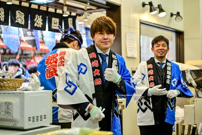 J1川崎が必勝祈願を行い「リーグタイトル奪取」へ発進！「Jの生態系を壊す」可能性を秘める新ブラジル人選手も合流し、選手・スタッフが市内18か所に分かれて商店街を巡るの画像009