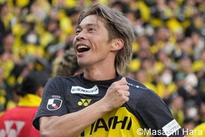 黄色に染まった日立台！久保藤次郎が戦列復帰！日本代表FWの驚異の強さ！惜しくも逆転優勝を逃した指揮官が語った｢タイトルを獲る近道｣【柏レイソルvsFC町田ゼルビア】激闘PHOTOギャラリーの画像