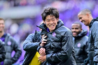 サンフレッチェ広島2017シーズンウィンドブレーカー