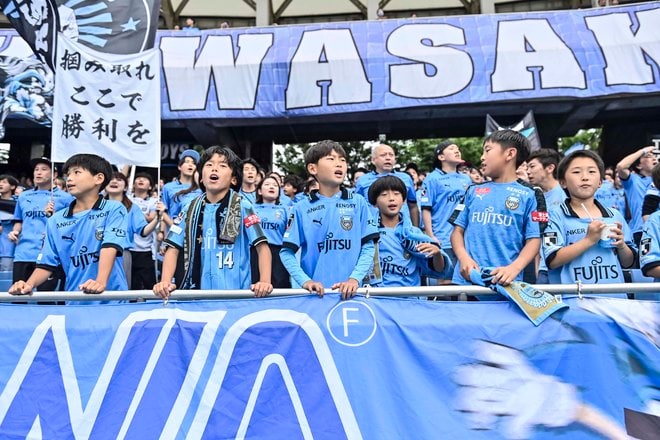 【サポーターアルバム(2)】G大阪戦の執念の同点弾導いた川崎フロンターレのサポーター写真94枚！ Gゾーンからメインスタンドまで撮影「川崎フロンターレーガンバ大阪(2)」の画像030